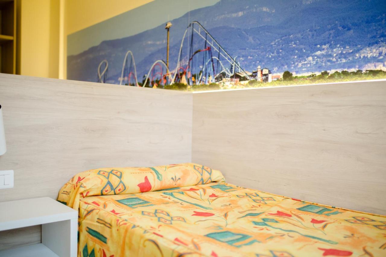 Festival Village Apartments Salou Esterno foto